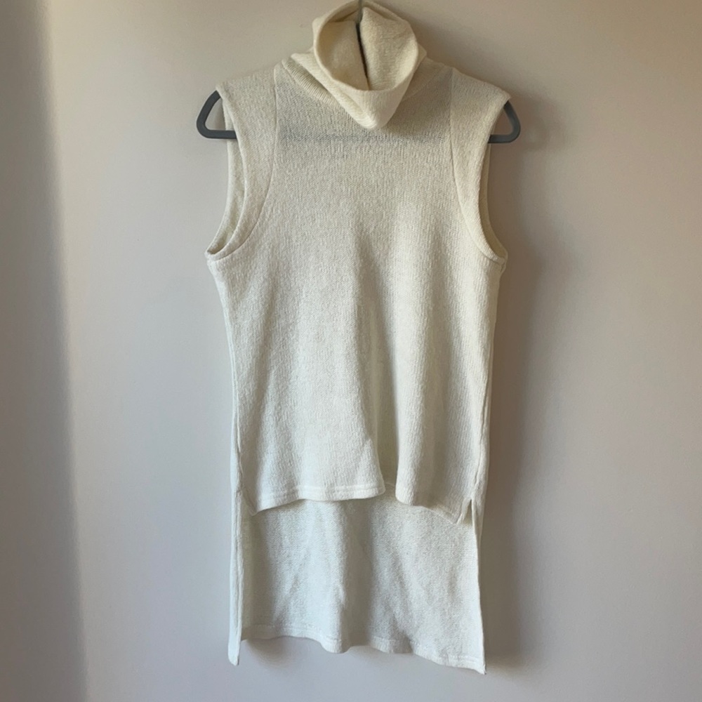 Knit turtleneck high low tank